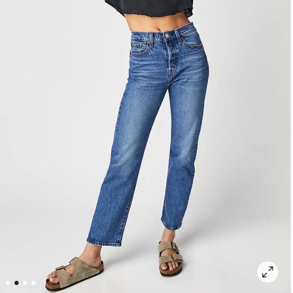 Levi’s 501 Wedgie Jeans. Size: 25. Excellent condition 💙